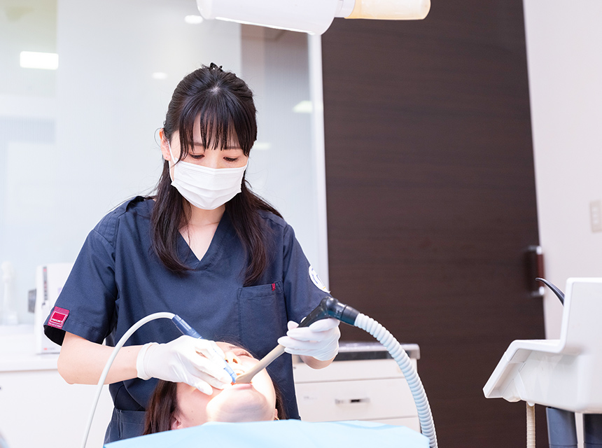 新宿・西新宿の歯医者・歯科「新宿オークタワー歯科クリニック」採用ページ｜治療中