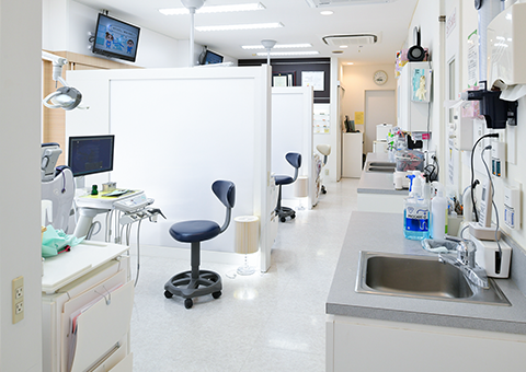 新宿・西新宿の歯医者・歯科「新宿オークタワー歯科クリニック」採用ページ｜診療室